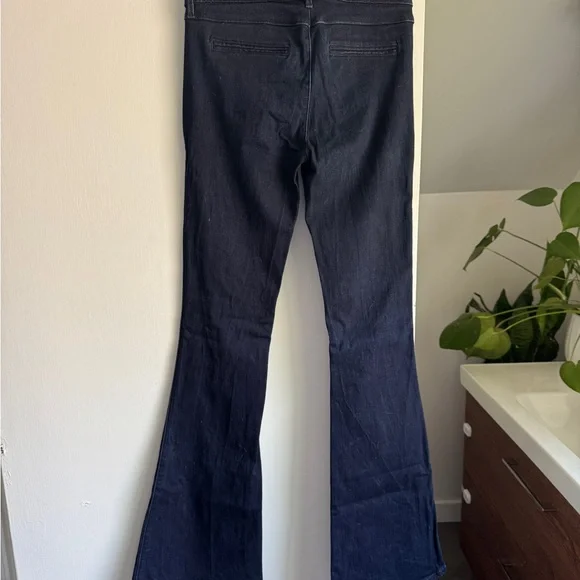 Guess Low Rise Denim Jeans - Picture 9 of 9